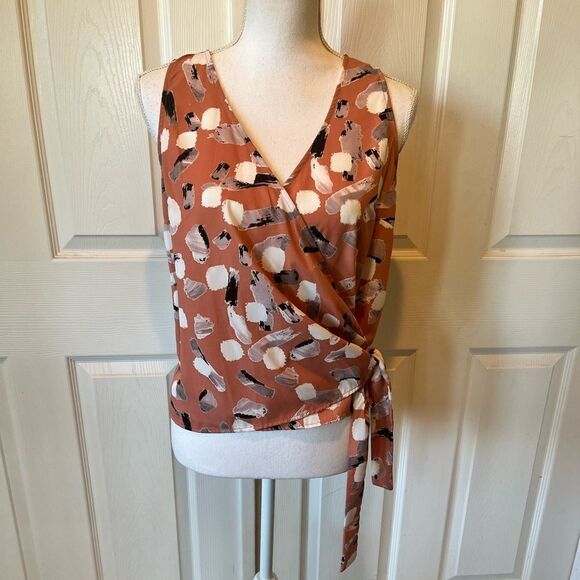 🎄Lush Abstract Wrap Style Tie Waist Sleeveless Top - Picture 11 of 11